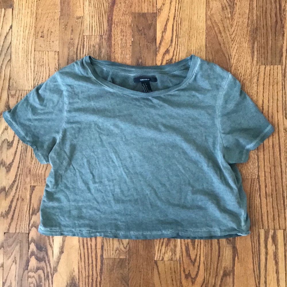 Cropped tee